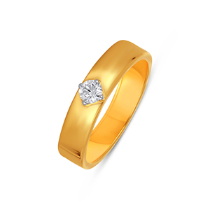 Bague solitaire pour homme Eminence, bague de luxe à large bande avec diamant solitaire rond en or jaune 18 carats - Product Image 1