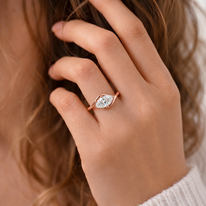 Bague en or massif 14 carats avec diamant marquise 1CT classique E VVS 10x5mm, diamant de laboratoire taille marquise est-ouest, certifié IGI - Product Image 5