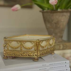 Bougie décorative traditionnelle en cire de soja parfumée, avec pot en verre et support en laiton et aluminium, pour hôtel, maison et décoration de table - Product Image 4