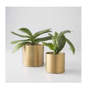 Decorative Iron Metal Planter Pot With Artistic Design For Luxury Home Garden Office Interior Decoration - Product Image 2