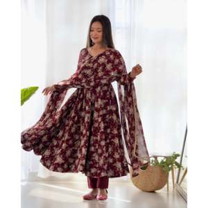 Hermoso vestido de fiesta talla XS Anarkali con colgante y Dupatta - Product Image 2