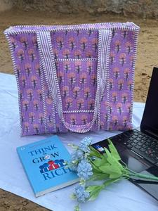 Bolsa de Mano de Algodón Acolchada con Estampado Floral, Bolsa de Compras y Viaje Grande, Elegante Bolsa de Mano para Mujer, Diseño Espacioso y Duradero - Product Image 4