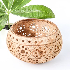 Porte-bougie en noix de coco sculpté à la main, centre de table pour mariage tropical, décoration écologique, porte-bougie - Product Image 1