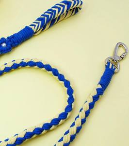 Laisse pour chien en coton tressé fait main : design floral en macramé - Product Image 4