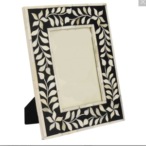 Cadre photo en bois vintage moderne avec incrustation florale faite à la main, couleur personnalisée, taille sur mesure, mariage, prix bas - Product Image 1