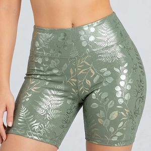 Shorts de pole dance adhérents pour femmes, offrant une forte adhérence des jambes, un tissu extensible confortable et respirant, et une flexibilité pour la pole dance. - Product Image 2