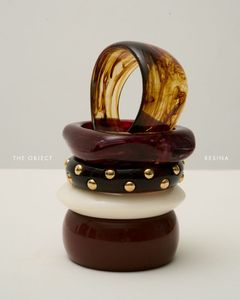 กำไลเรซิ่นทำมือ พิมพ์ลายดิจิทัล สีพื้นเรียบหรู เครื่องประดับแฟชั่นคุณภาพพรีเมียมสำหรับผู้หญิง ขายส่ง คุณภาพส่งออก - Product Image 1