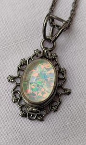 Pendentif Charme de Fiançailles Vintage en Pierre Naturelle Opale avec Compartiment Secret, Plaqué Argent 925, Multi-religieux - Product Image 4