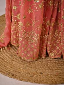 ชุดซัลวาร์ คามีซปักลายสีชมพู ชุดชาติพันธุ์สำหรับผู้หญิงพร้อมผ้าคลุมไหล่ ชุดสำหรับงานแต่งงานและงานปาร์ตี้ - Product Image 5