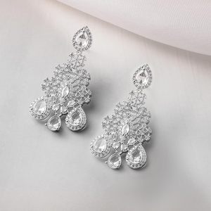 Ensemble collier et boucles d'oreilles en alliage plaqué or avec zircon, design classique pour femmes, bijoux de mariage - Product Image 4