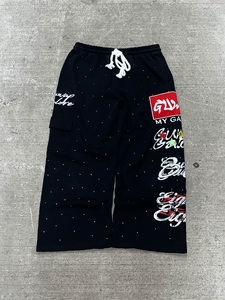 Pantalon de jogging cargo pour homme, taille mi-haute, coupe large, en molleton épais noir, avec motif graphique personnalisé en strass, style streetwear imprimé - Product Image 1