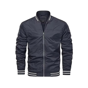 Chaqueta de invierno negra para hombre, acolchada, transpirable, con forro polar, cierre de cremallera, cuello alto, informal, color liso, con puños acanalados a rayas - Product Image 2