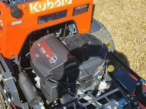 เครื่องตัดหญ้าแบบยืนขับ Kubota SZ26NC-52-2 รุ่นปี 2024 สำหรับใช้งานเชิงพาณิชย์  แบบ Zero-Turn  กำลัง 26 แรงม้า ใช้เชื้อเพลิงเบนซิน - Product Image 4