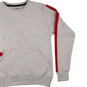Sweat-shirt gris à col rond pour femmes de la sororité, avec rayures rouges sur les manches, manches longues, en mélange de coton tricoté, haut décontracté avec poches - Product Image 3