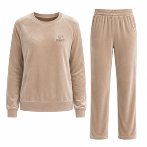 Ensemble de survêtement en velours extensible pour femme, col rond, pantalon droit, personnalisé OEM, directement de l'usine Blimpex - Product Image 1
