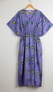 Precioso Vestido Kaftan de Algodón Ecológico Hecho a Mano con Tinte Anudado para Niñas y Mujeres, Estilo Casual Maxi Largo con Cuello en V y Cinturón Bordado - Product Image 3