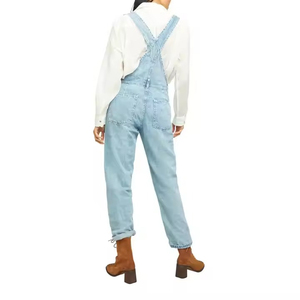 Combinaison en jean sans manches à col, coupe droite et poches carrées sur le devant, short blanc - Product Image 3