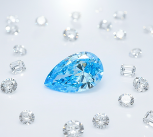 Diamant de laboratoire CVD de 1,40 carat, coupe brillante en forme de poire, bleu vif fantaisie, certifié IGI, VS1, pour la fabrication de bijoux par Luxira Jewels - Product Image 1