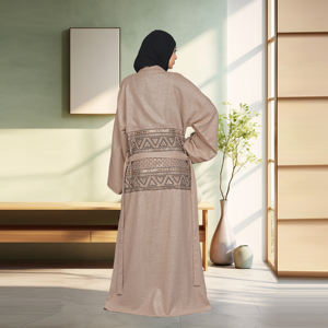 Abaya Holgada de Lino con Frente Abierto, Detalles de Lentejuelas Bordadas, Diseño con Cinturón, Elegante y Modesta, Larga hasta el Suelo, para Eid y Ramadán - Product Image 2