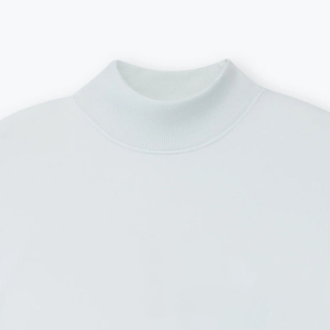 Sudadera Blanca para Mujer con Cuello Alto, Diseño Moderno con Logotipo Personalizado, Alta Calidad, 350 g/m², 100% Algodón, para Otoño - Product Image 4