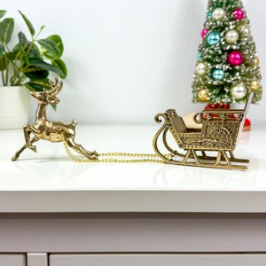 Reindeer Sleigh Sculptures <b>Christmas</b> Decor For Kids Room <b>Christmas</b> Theme Decoration Festive Gifting And Holiday Present Item - Product Image 1