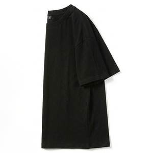 เสื้อยืดสีดำพิมพ์โลโก้ตามสั่งขายส่ง เสื้อยืดคอกลมแขนสั้นผู้ชายสไตล์วินเทจ ระบายอากาศได้ดี แห้งเร็ว ผลิตจากโพลีเอสเตอร์/คอตตอน - Product Image 4