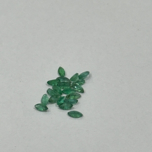 Émeraude naturelle de Zambie, taille marquise 4x2mm, pierre précieuse verte calibrée, petite taille, qualité AA, qualité bijoux fins - Product Image 5