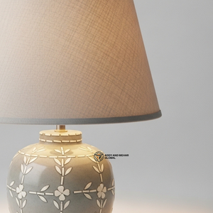Lampe en os incrusté de style designer |   Lampe de table de luxe à base carrée avec incrustation florale et abat-jour neutre - Product Image 5