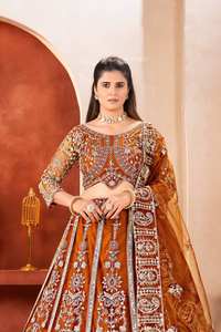 Lehenga Choli traditionnel pour femmes pour les mariages, les fêtes et les célébrations - Matériaux recyclés - Product Image 4