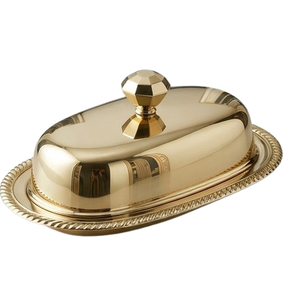 Beurrier ovale doré avec couvercle, en métal poli, vaisselle de table, usage culinaire, décoration de fête, style glamour, design solide - Product Image 5