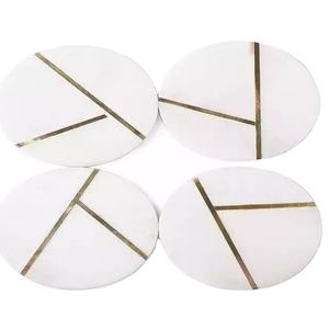 Juego de 4 posavasos de piedra de mármol natural hechos a mano con Centro grabado de metal de latón, accesorios elegantes y duraderos para bebidas - Product Image 3