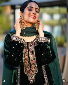 Ensemble de costume en velours traditionnel entièrement cousu, prêt à porter, composé d'un haut, d'un pantalon et d'un dupatta, design élégant pour femmes, collection pour occasions spéciales, nouveauté. - Product Image 2