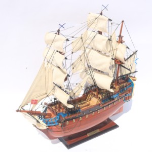 Modèle de bateau à voile russe en bois fait main ST. PAVEL, technique de peinture personnalisée, pour table, fabriqué par un fabricant vietnamien - Product Image 1