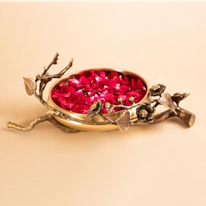 Bol à bougie moderne en métal pour la présentation de bougies, créant une décoration intérieure esthétique avec un style de décoration intérieure élégant et sophistiqué - Product Image 2