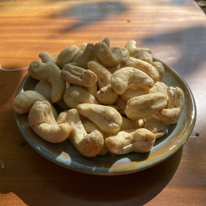 Anacardos orgánicos de alta calidad W320 W240, venta al por mayor de Vietnam con frutos secos Husker, anacardos crudos bajos en grasa - Product Image 2