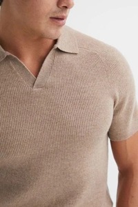 เสื้อเจอร์ซีย์ถักแขนสั้นผู้ชาย สีเบจ ผ้าฝ้าย 100% ทรงปกติ สวมใส่สบาย ระบายอากาศได้ดี ความยาวปกติ คุณภาพสูง รับสั่งทำ - Product Image 3
