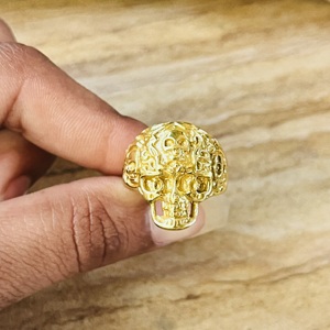 Bague Crâne au Design Original en Laiton Gothique pour Hommes, Plaqué Or 18 carats, Bijou Punk Massif, Vente en Gros / Support ODM Disponible - Product Image 6