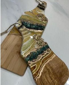 Planche à fromage contemporaine en résine et bois pour la photographie culinaire élégante, les présentations gastronomiques et les restaurants de prestige - Product Image 3