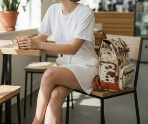 Mochila de Cuero Vacuno Vintage con Cierre, Elegante, para Viajes, Portátil, Escuela, Unisex, Multifuncional, Capacidad de 20-35L - Product Image 2