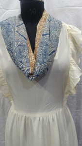Paréo Sarong Léger Imprimé Ethnique Motif Géométrique Bleu et Marron, Cache-maillot de Plage, Foulard Enveloppant pour Femme, Idéal Été - Product Image 3