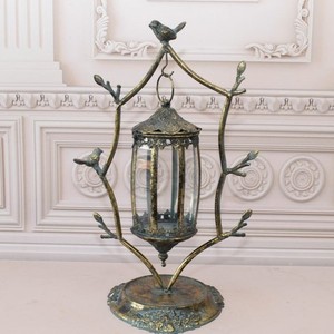 Farol Metálico de Primera Calidad con Soporte de Hierro Resistente para Decoración de Hogar de Lujo e Iluminación Ambiental - Product Image 1