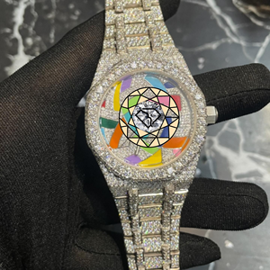 นาฬิกาควอตซ์สแตนเลสสตีลประดับเพชร Luxe Lab หน้าปัดทรงกลม อะนาล็อก คริสตัลแซฟไฟร์ ตัวล็อคแบบ Deployment สำหรับทั้งชายและหญิง - Product Image 2