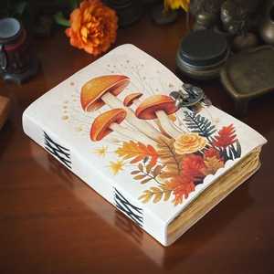Diario de tapa dura con espiral, de cuero con estampado de hongos, floral, vintage, hecho a mano. - Product Image 3