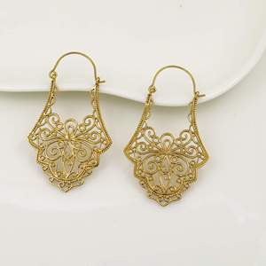 Boucles d'oreilles en laiton plaqué or, style vintage, unisexe, bijoux de fête du Rajasthan - Product Image 5