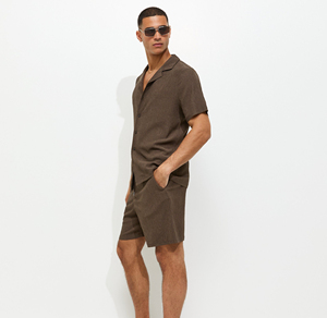 Ensemble de survêtement d'été 2 pièces pour homme : T-shirt décontracté et short – Tenue de sport et de loisirs tendance pour la gym et la détente - Product Image 2