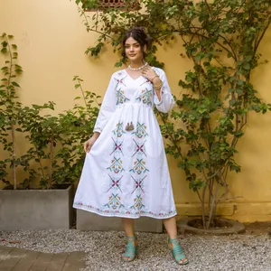 Vestido midi de algodón bordado blanco para mujer, cuello en V, manga larga, estampado floral, corte holgado, estilo étnico bohemio, ropa informal de verano - Product Image 4