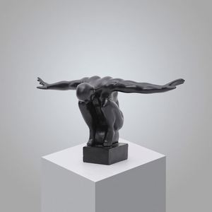 Sculpture en résine de figurine nordique en vol, décoration pour bureau, meuble TV, bar à vin - Product Image 3
