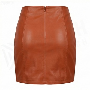 Jupe crayon mini en similicuir taille haute pour femme avec fente latérale, couleur unie, design brillant, à porter toute l'année - Product Image 2