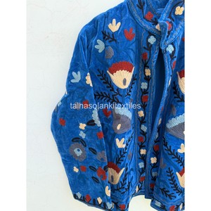 Veste indienne bleue Suzani faite à la main, broderie florale, blouson en velours, design pour femmes, col mandarin, manches longues, manteau - Product Image 3