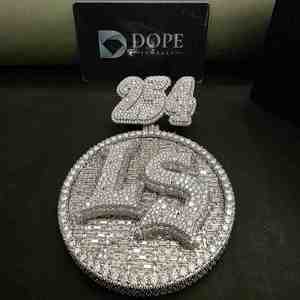 จี้เพชรโมอิสซาไนต์ชุบเงินแบบเต็มเม็ด รุ่น Full Iced Out LS หมายเลขสั่งทำพิเศษ 254 สไตล์ฮิปฮอป - Product Image 6